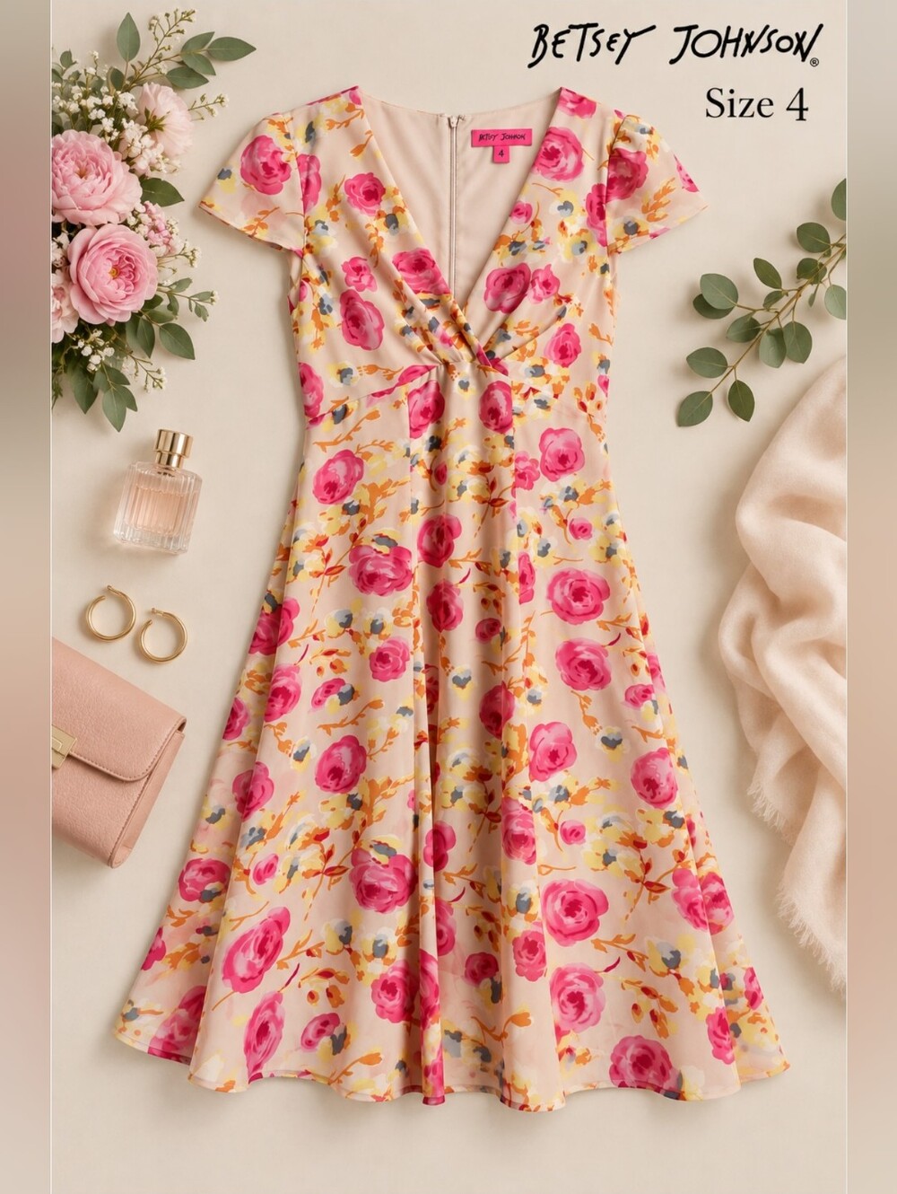 EUC Betsey Johnson Floral Print V-Neck A-line Cap Sleeve Dress, Size 4